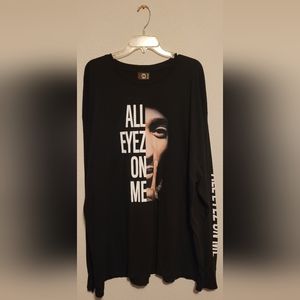 Cross Colours - supported long-sleeve sweater of Tupac Shakur ✊🏾🙌🏾👊🏾🖕🏾